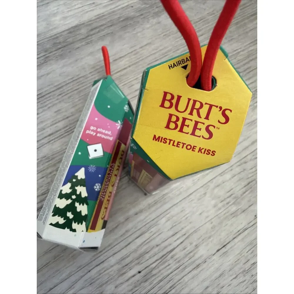 Lot Of 2 Burt’s Bees Limited Edition Mistletoe Kiss 3 Pack Each Lip Balm Sealed